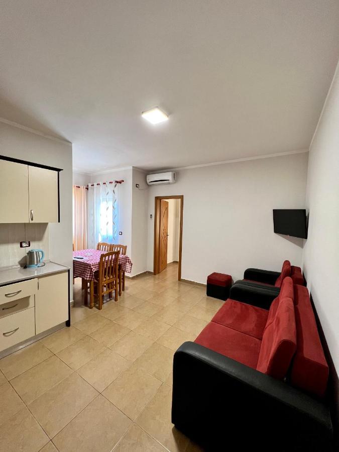 Kamberi & 2* Velipojë